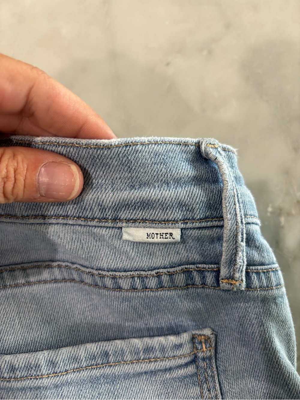 MOTHER The Rascal Fray Light Kitty Cropped Ankle Jeans - Picture 9 of 12